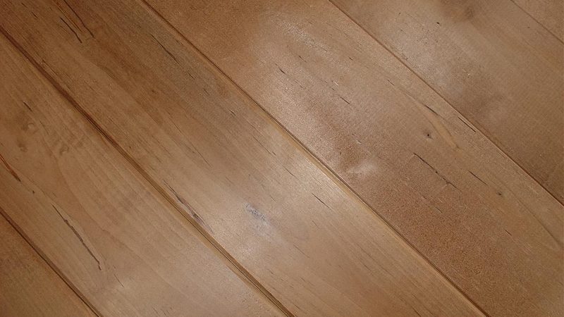 成都三层实木地板安装师傅：揭秘专业安装背后的秘密